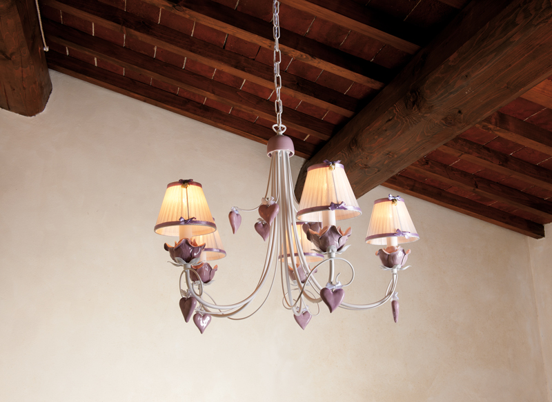 Lampadario-cuori-2 03613/5LPR_H Ceramic and Iron Chandelier with open Roses and Hearts - Image 1